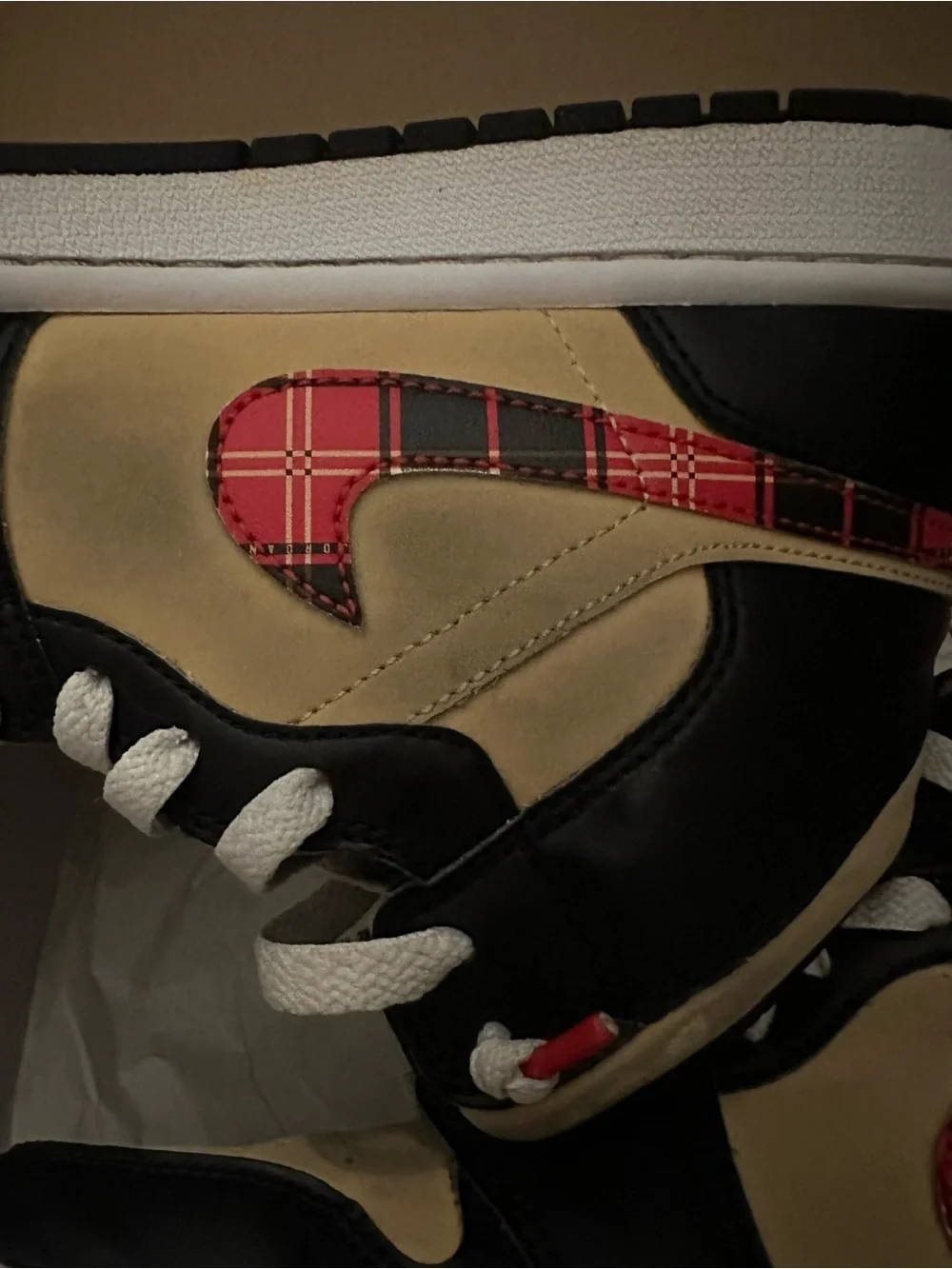 Jordan Retro 1 Mid